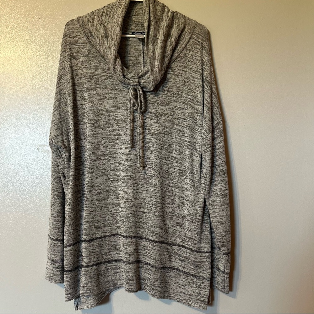 Olivia Blu Activewear‎ Women’s Cowl Neck Pullover Ruched Sweatshirt Size 2X